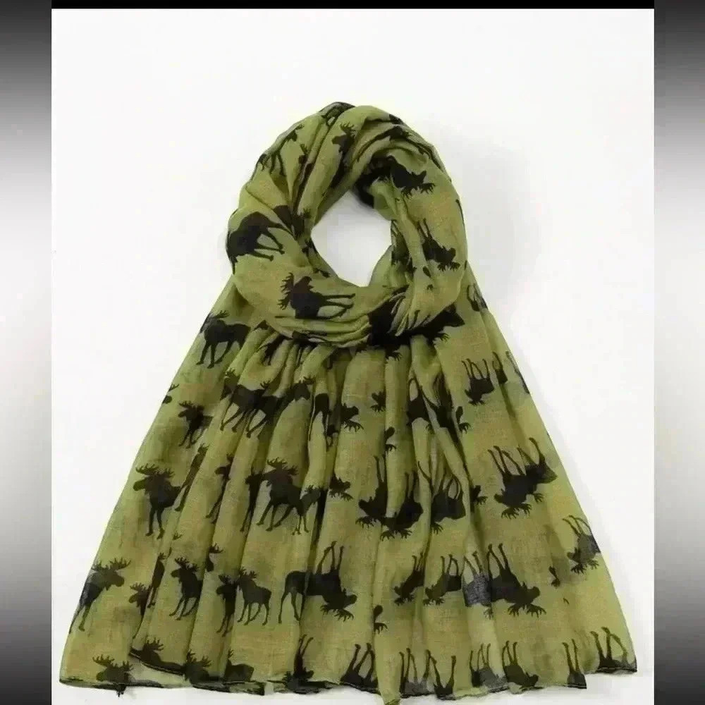 Oblong green moose scarf ! Large for wrapping.‎ This is a unisex beauty ! NWOT